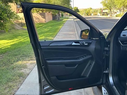 Used 2018 Mercedes-Benz GLE 350 w/ Premium 1 Package image 41