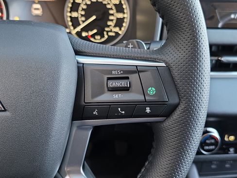 New 2026 Mitsubishi Outlander SE image 14