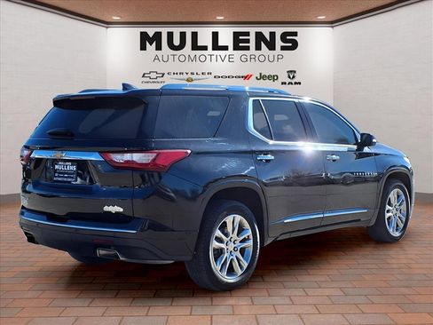Used 2021 Chevrolet Traverse High Country image 5
