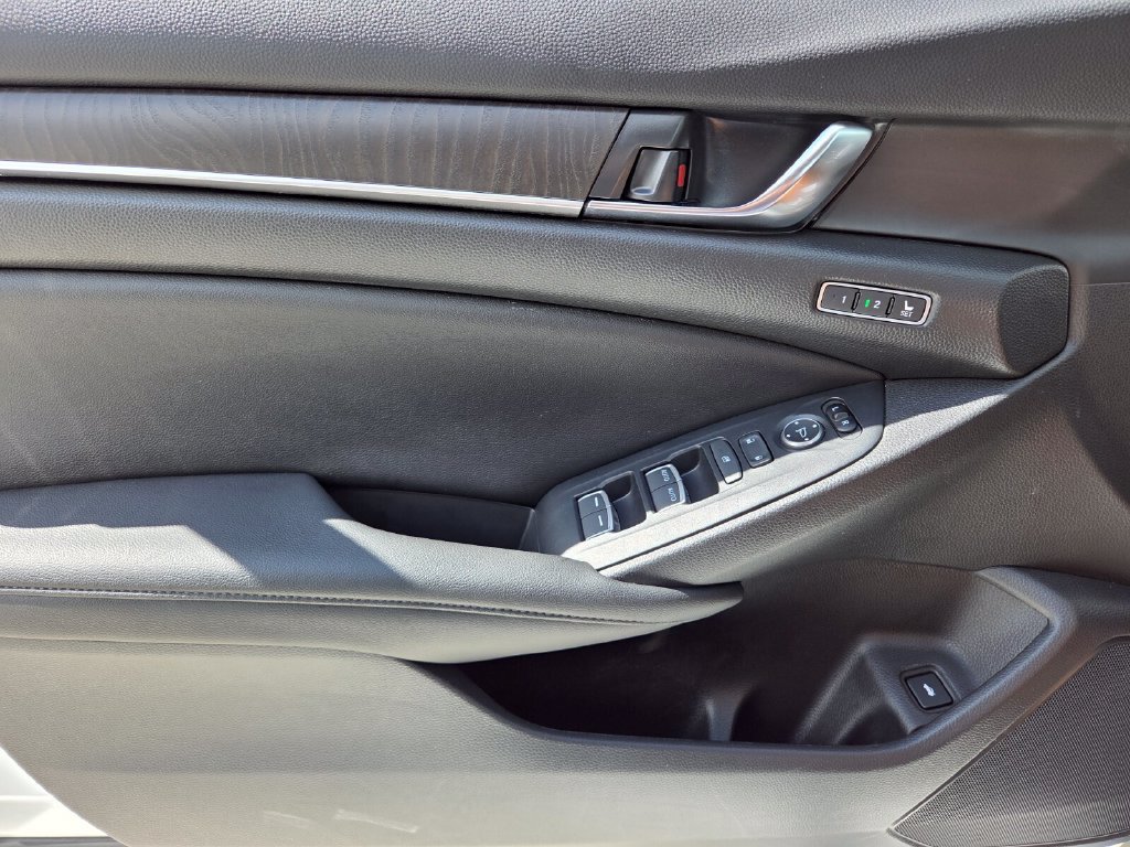 Used 2021 Honda Accord EX-L image 30