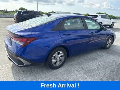 Used 2024 Hyundai Elantra SE FWD image 13
