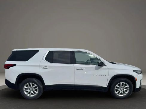 Used 2023 Chevrolet Traverse LS AWD/4WD image 6