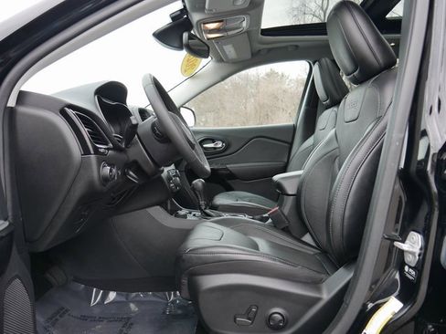 Used 2023 Jeep Cherokee Altitude Lux w/ Lux Elite Package image 12