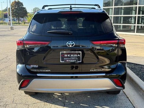 Used 2023 Toyota Highlander Platinum image 4