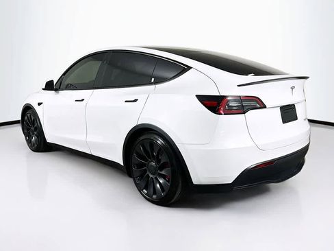 Used 2024 Tesla Model Y Performance image 4