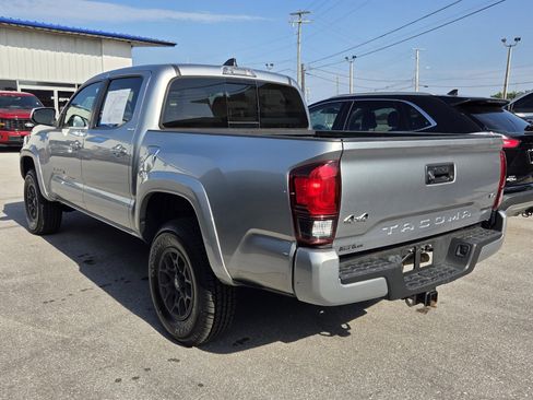Used 2022 Toyota Tacoma SR5 w/ Technology Package AWD/4WD image 2