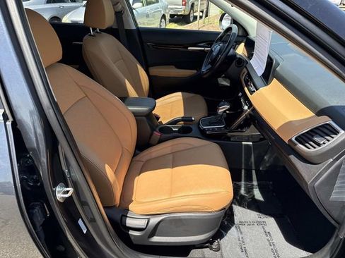 Used 2025 Kia Seltos EX w/ EX Sunroof Package AWD/4WD image 9