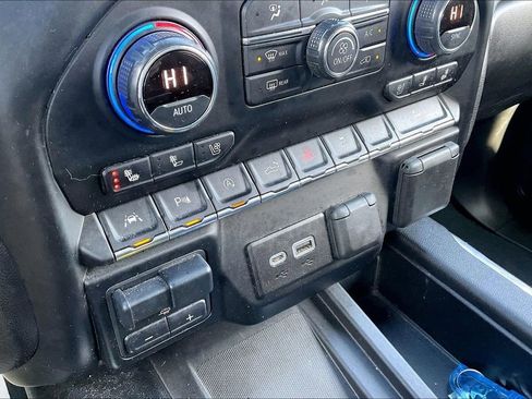 Used 2020 Chevrolet Silverado 1500 High Country w/ Technology Package image 19