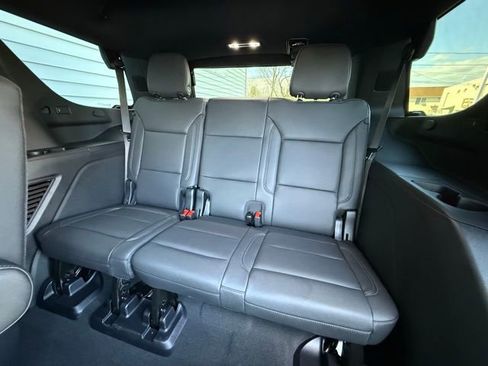 Used 2025 Chevrolet Tahoe Z71 w/ Comfort Package image 16