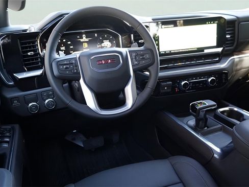 New 2026 GMC Sierra 1500 SLT image 18