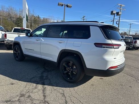 New 2026 Jeep Grand Cherokee L Limited w/ Limited Altitude Package AWD/4WD image 3
