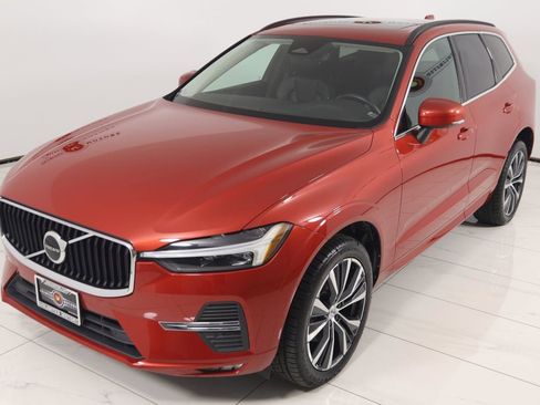 Used 2022 Volvo XC60 B5 Momentum image 21