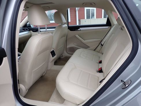 Used 2013 Volkswagen Passat 2.5 SE image 9