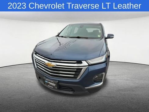 Used 2023 Chevrolet Traverse LT AWD/4WD image 3