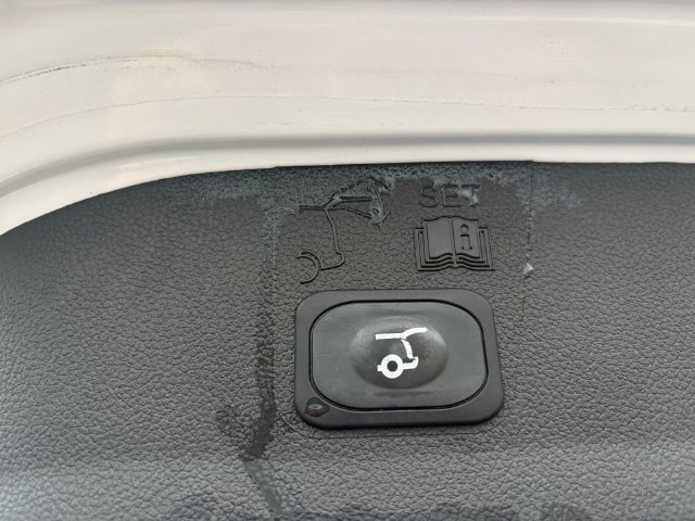 Used 2014 Ford Escape Titanium w/ Equipment Group 401A FWD image 17