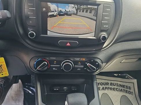 Used 2025 Kia Soul LX w/ LX Technology Package image 13