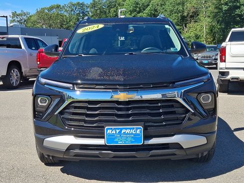 Certified 2024 Chevrolet TrailBlazer LT w/ LT Cold Weather Package AWD/4WD image 2