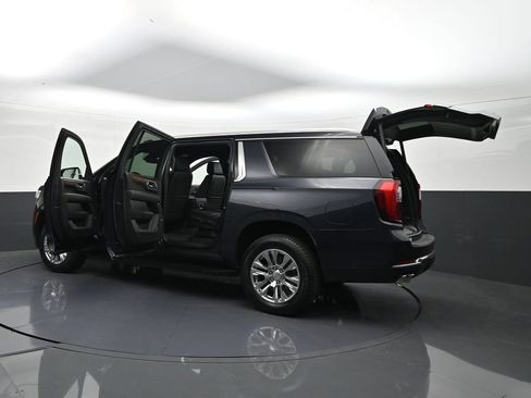 Used 2025 GMC Yukon XL Denali AWD/4WD image 41