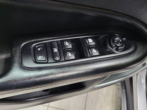 Used 2020 Jeep Compass Latitude w/ Cold Weather Group image 39