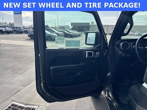 Used 2020 Jeep Wrangler Sport image 12