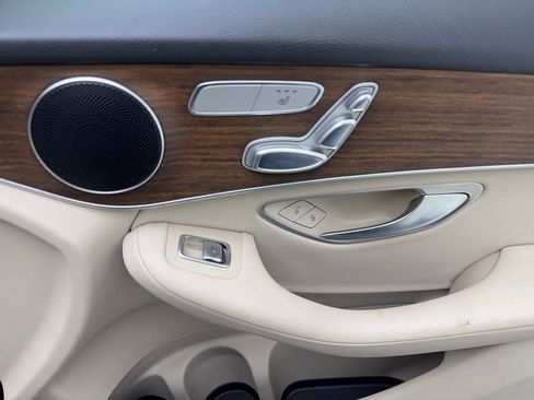 Used 2022 Mercedes-Benz GLC 300 4MATIC w/ Premium Package Lite image 46