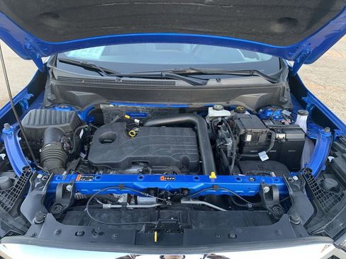 Used 2024 GMC Terrain SLT image 28