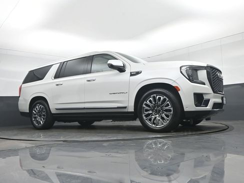 Used 2023 GMC Yukon XL Denali Ultimate image 74