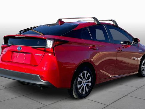 Certified 2022 Toyota Prius LE image 11