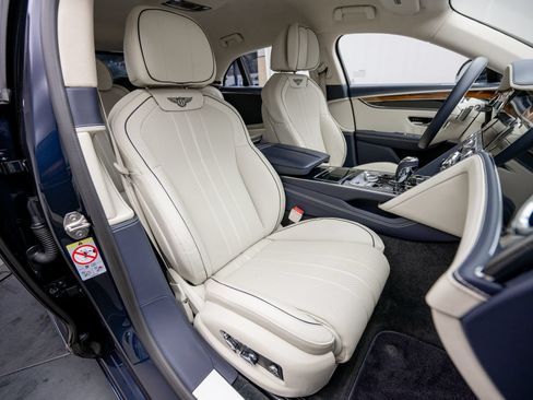Certified 2023 Bentley Flying Spur V8 AWD/4WD image 16