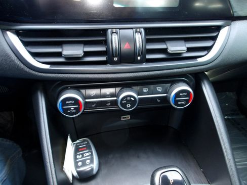 Used 2017 Alfa Romeo Giulia AWD w/ Cold Weather Package image 19