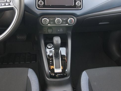 Used 2025 Nissan Versa SV w/ Trunk Package image 18