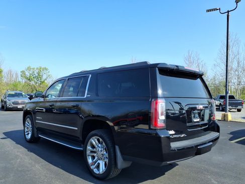 Used 2018 GMC Yukon XL SLT w/ Premium Edition AWD/4WD image 4