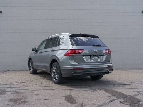 Used 2023 Volkswagen Tiguan SE AWD/4WD image 3