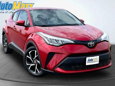 Used 2021 Toyota C-HR XLE FWD image 3