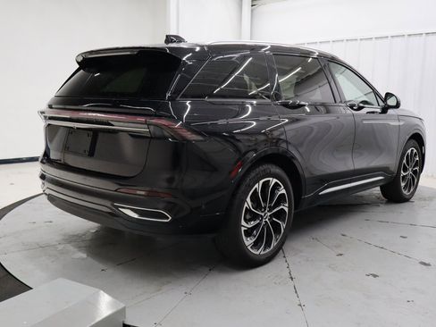 Used 2024 Lincoln Nautilus Reserve w/ Equipment Group 202A image 4