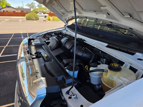 Used 2012 Ford E-350 and Econoline 350 XLT RWD image 22