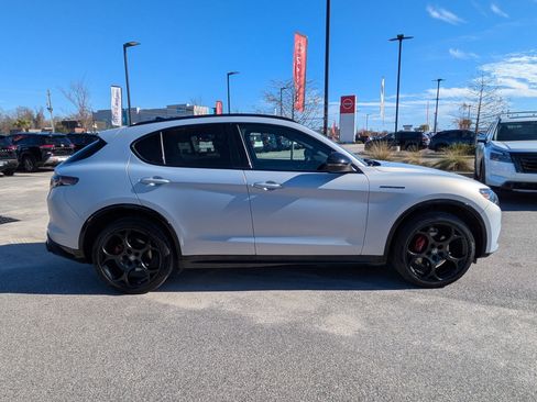 Used 2024 Alfa Romeo Stelvio AWD image 2