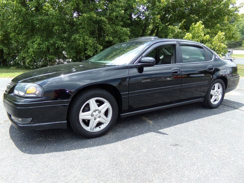 Used 2004 Chevrolet Impala SS w/ Preferred Equipment Group FWD image 1