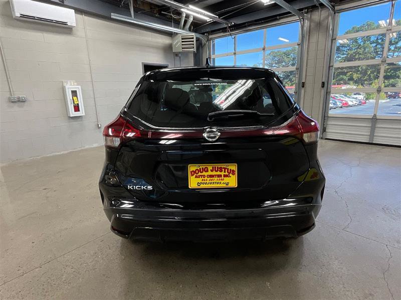 Used 2021 Nissan Kicks S FWD image 4