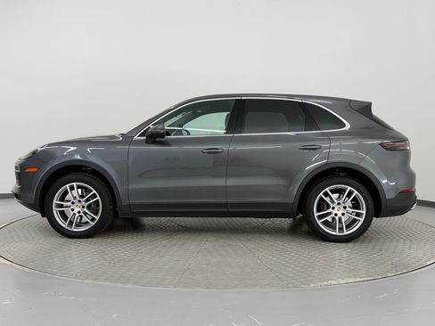 Certified 2023 Porsche Cayenne AWD/4WD image 2
