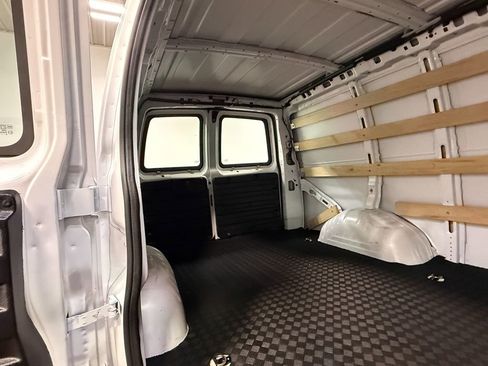 Used 2024 GMC Savana 2500 w/ Driver Convenience Package image 16