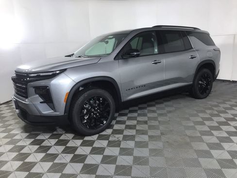 New 2026 Chevrolet Traverse LT w/ Midnight/Sport Edition image 4