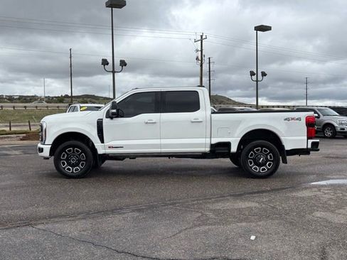 Used 2025 Ford F250 Platinum AWD/4WD image 2