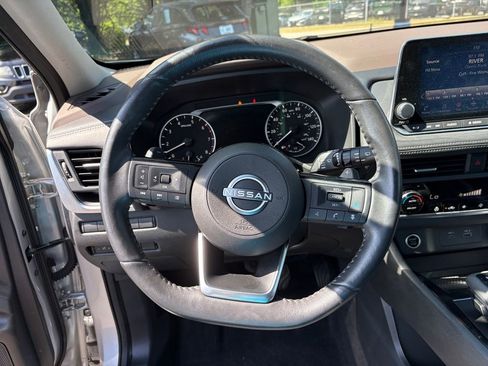 Used 2023 Nissan Rogue SV w/ SV Premium B Package FWD image 15