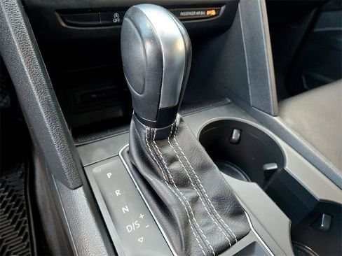 Used 2021 Volkswagen Atlas Cross Sport SE image 23