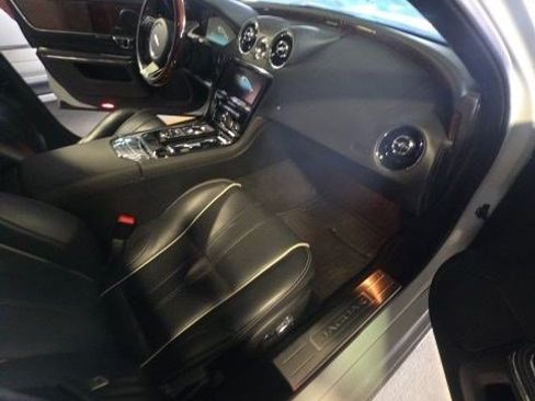 Used 2015 Jaguar XJ L Portfolio RWD image 10