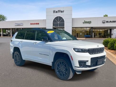 Used 2023 Jeep Grand Cherokee L Summit AWD/4WD image 3