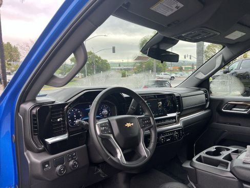 Used 2025 Chevrolet Silverado 1500 LT w/ Safety Package image 10