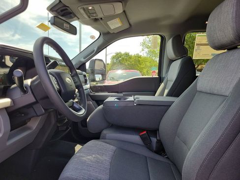 New 2026 Ford F250 XLT w/ XLT Premium Package AWD/4WD image 18