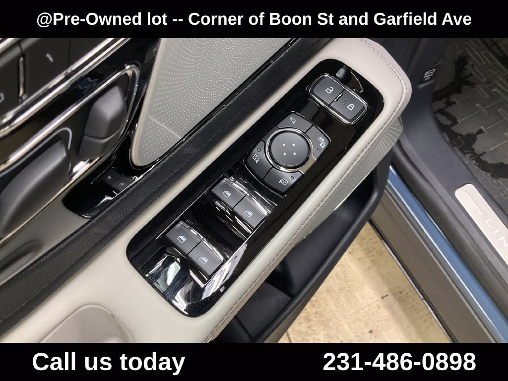 Used 2025 Lincoln Aviator Reserve w/ Equipment Group 201A AWD/4WD image 16